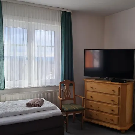 Hotel Schoene Aussicht 3*