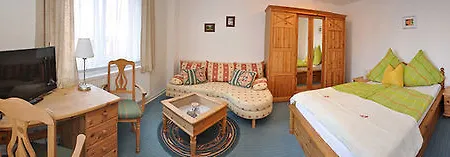 斯科恩奥斯赫特酒店 3*