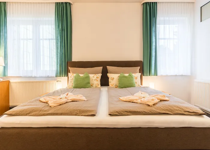 Hotel Schoene Aussicht 3*